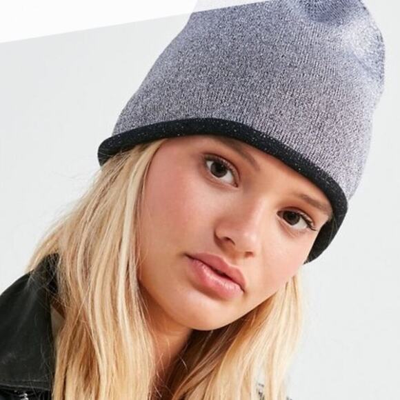 Urban Outfitters Rolled Edge Winter Metallic Beanie BRAND NEW WITH TAGS - Picture 1 of 4